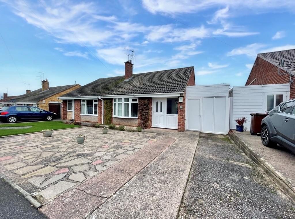 Radstock Close, Hillcroft Park 2 bed semidetached bungalow £230,000