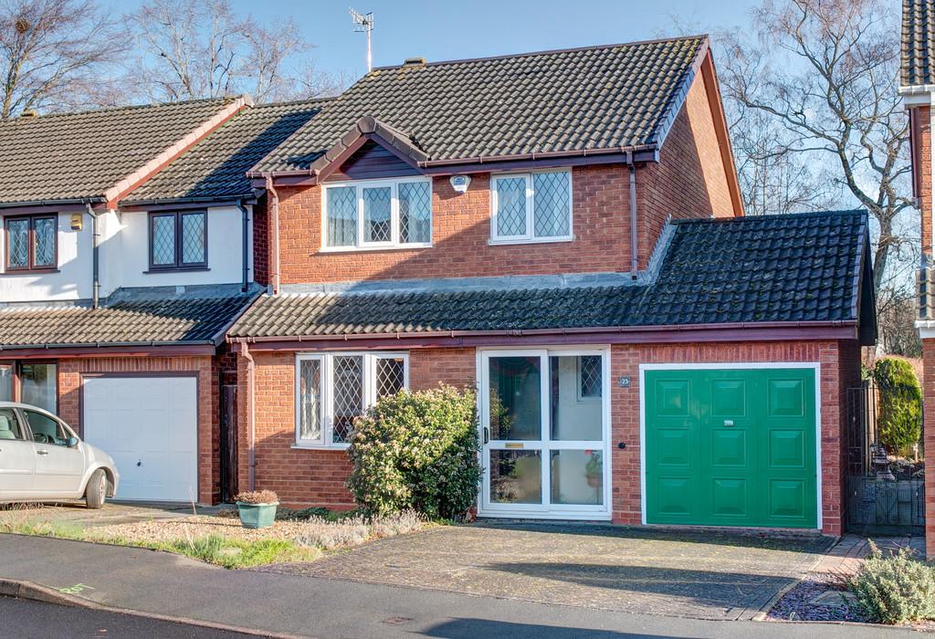 Woodbank Drive, Catshill, Bromsgrove... 3 bed detached house £300,000