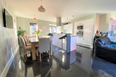 2 Chapman Close, Sheffield, S6 5BX