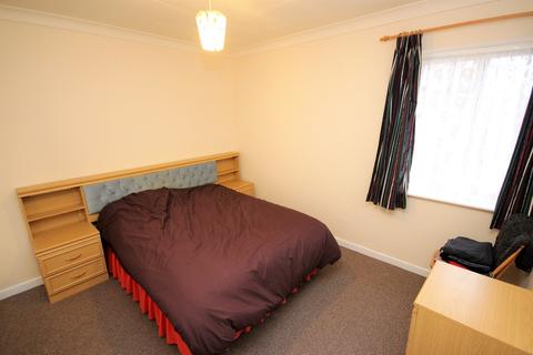 2 bedroom flat to rent - Richmond Park Road, Bournemouth