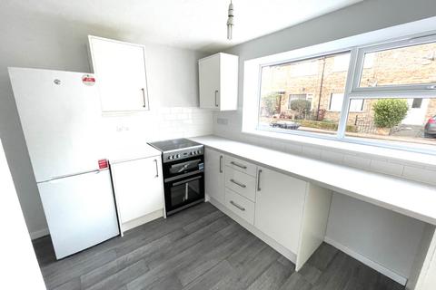 2 bedroom flat to rent - Chesnut Avenue, Hull, HU5 2LR