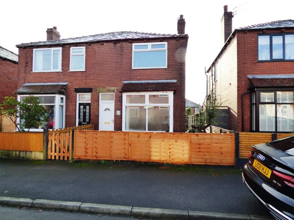 Thornley Avenue, Halliwell, Bolton 2 bed semidetached house £700 pcm