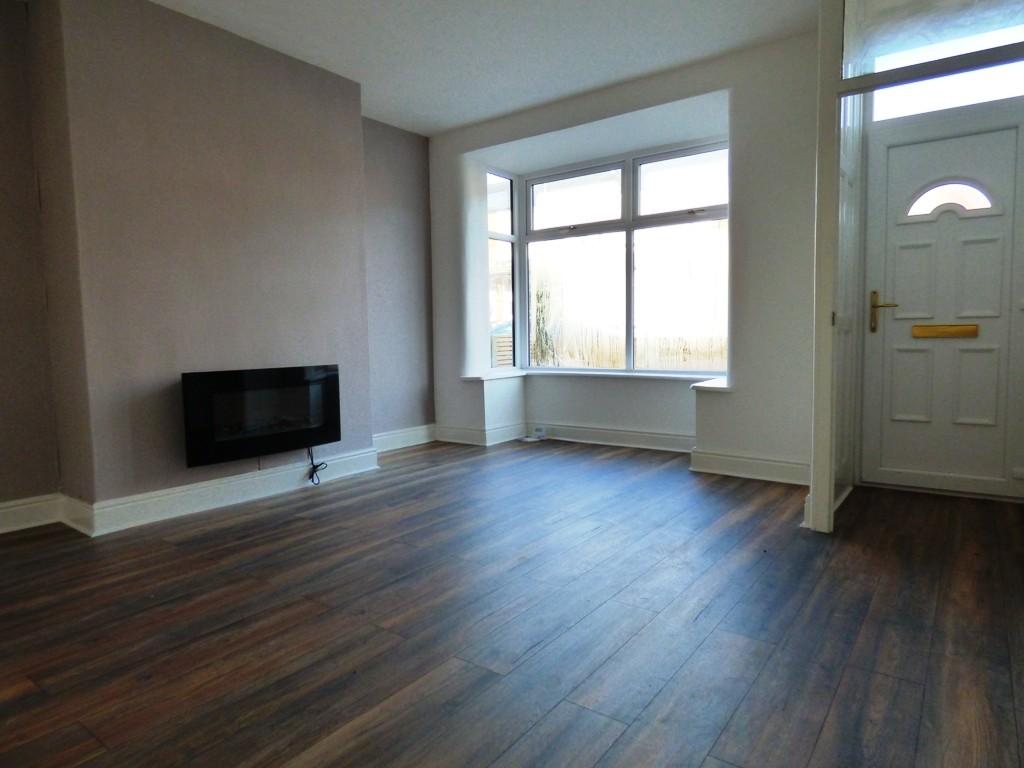 Thornley Avenue, Halliwell, Bolton 2 bed semidetached house £700 pcm