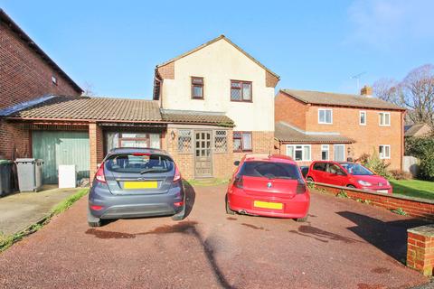 6 bedroom detached house to rent - Cedarview, Canterbury