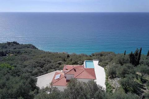 3 bedroom villa - Pentati, 49100, Greece