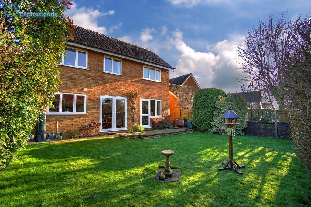 Chase Hill Road, Arlesey, SG15 6UD 4 bed detached house £470,000