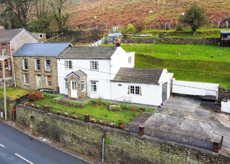 Cwrdu Cottage, Pontyrhyl, Bridgend, CF32 8EX 3 bed semidetached house
