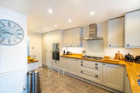 4 Cooper Close, Saxmundham, IP17 1EX