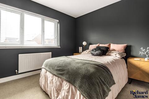 40 Berryfield, Swindon, SN3 6FB