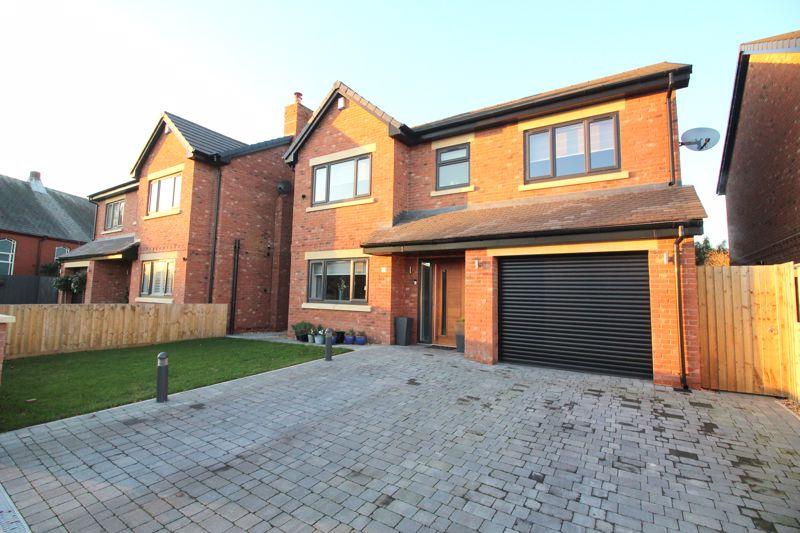 Mere Brow Lane, Lancashire 4 bed detached house £450,000