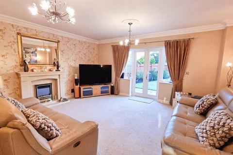 4 bedroom detached house for sale - Heather Gardens, Waltham Abbey