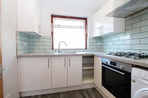 3 bedroom flat to rent - Lady Margaret Road, Southall