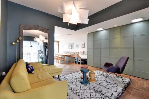 19 Vicars Hill, London, SE13 7JB
