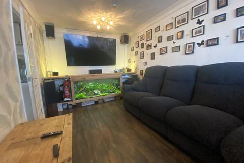 32 Blackthorn Road, Houghton Regis, Dunstable, LU5 5JP