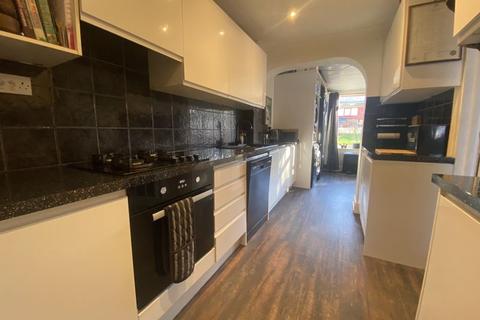 32 Blackthorn Road, Houghton Regis, Dunstable, LU5 5JP