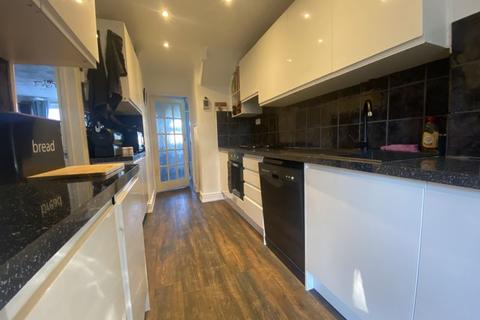 32 Blackthorn Road, Houghton Regis, Dunstable, LU5 5JP