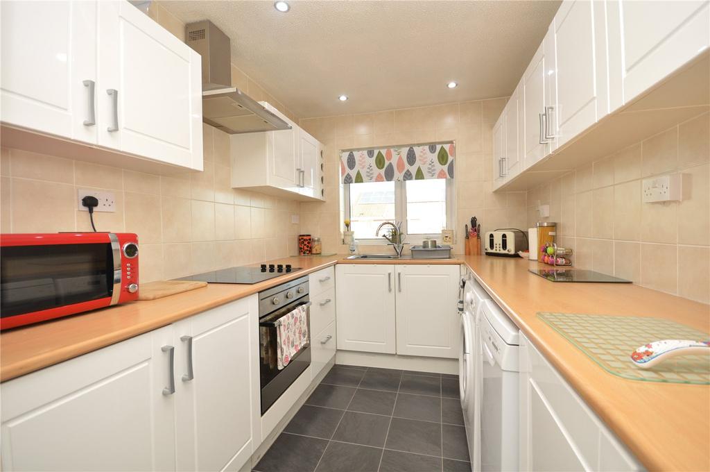 Mandarin Way, Leeds, West Yorkshire 2 bed bungalow £185,000