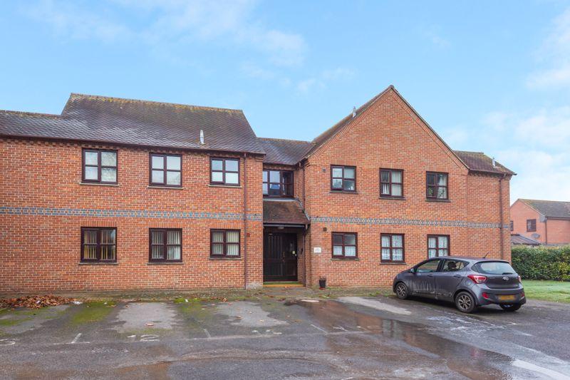 Field Gardens, Steventon 2 bed apartment £185,000