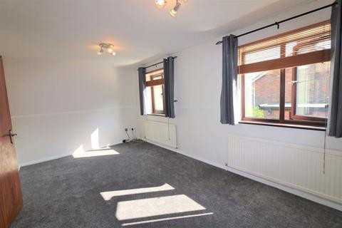 2 bedroom flat to rent - Mary Proud Court, Welwyn
