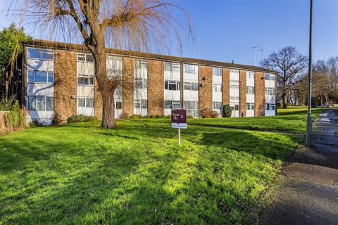 2 bedroom flat for sale - Barnetts Shaw, Oxted