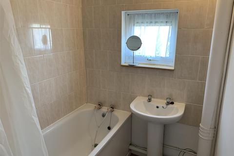 12 Broom Close, Hatfield, AL10 9DL