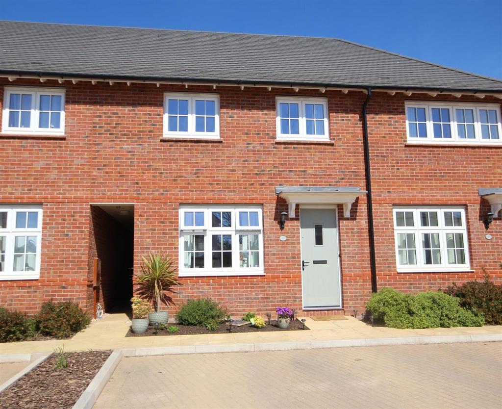 Hawkins Road, Saxon Brook, Exeter 3 bed terraced house £300,000