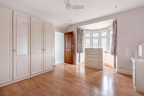21 Glenwood Road, Epsom, KT17 2LZ