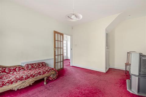 21 Glenwood Road, Epsom, KT17 2LZ
