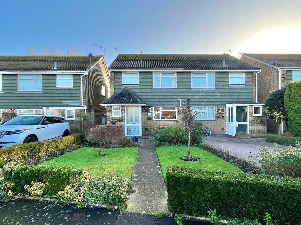 Aylesbury Avenue, Eastbourne 3 bed semidetached house £329,950