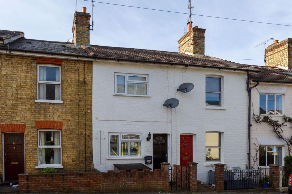 Cobden Road, Sevenoaks TN13 3UB 2 bed terraced house £1,450 pcm (£335 pw)