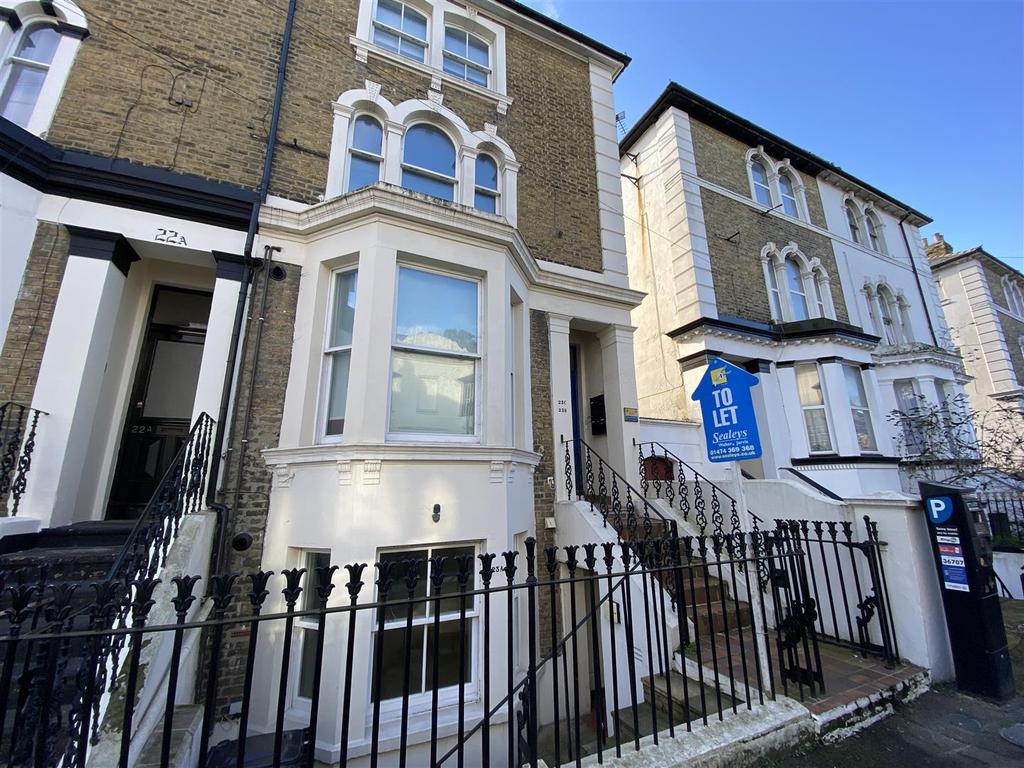 Cobham Street, Gravesend 2 bed flat £950 pcm (£219 pw)