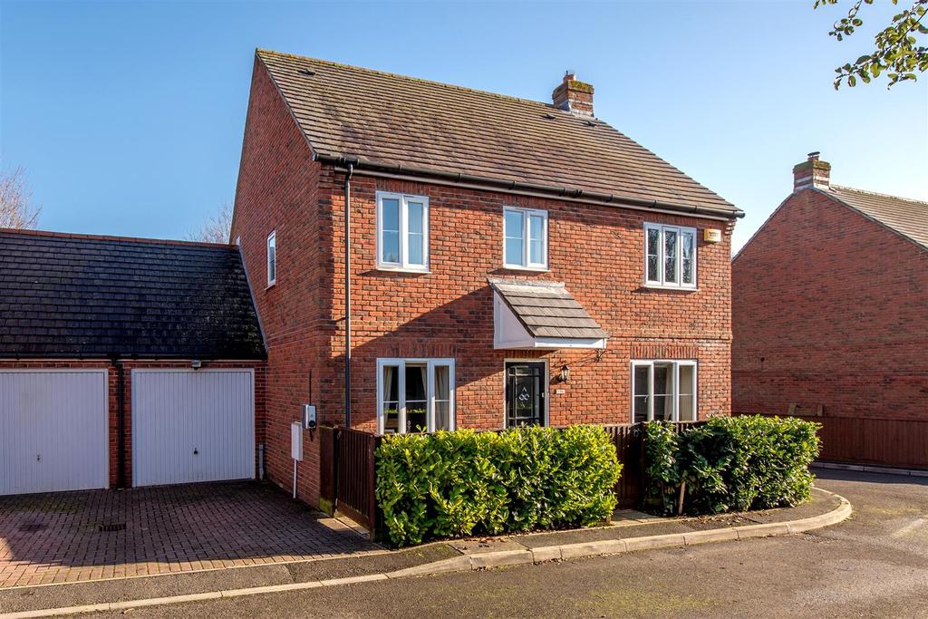 Ilminster Road, Taunton 4 bed detached house £410,000