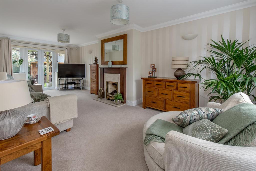 Ilminster Road, Taunton 4 bed detached house £410,000