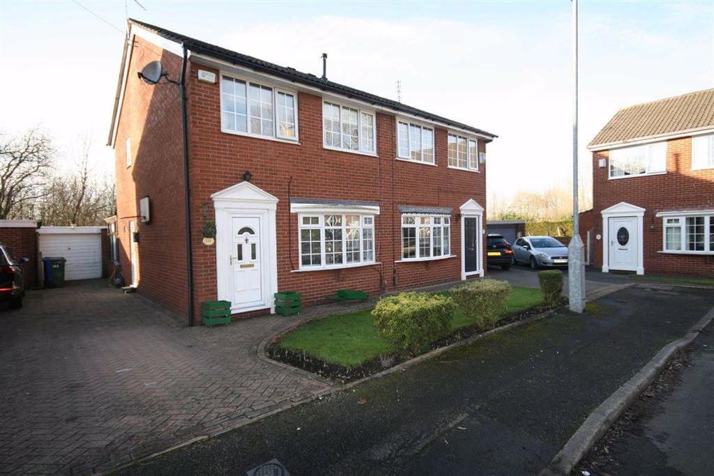 St Martins Close, Droylsden 3 bed semi-detached house - £249,950