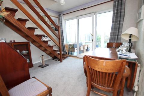 2 bedroom semi-detached bungalow for sale - Plumpton Mead, Bradford