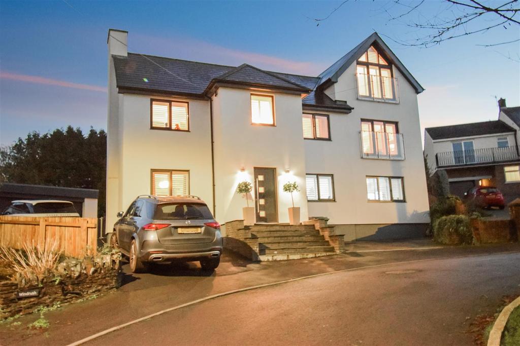 St. Martins Crescent, Caerphilly 5 bed detached house £795,000