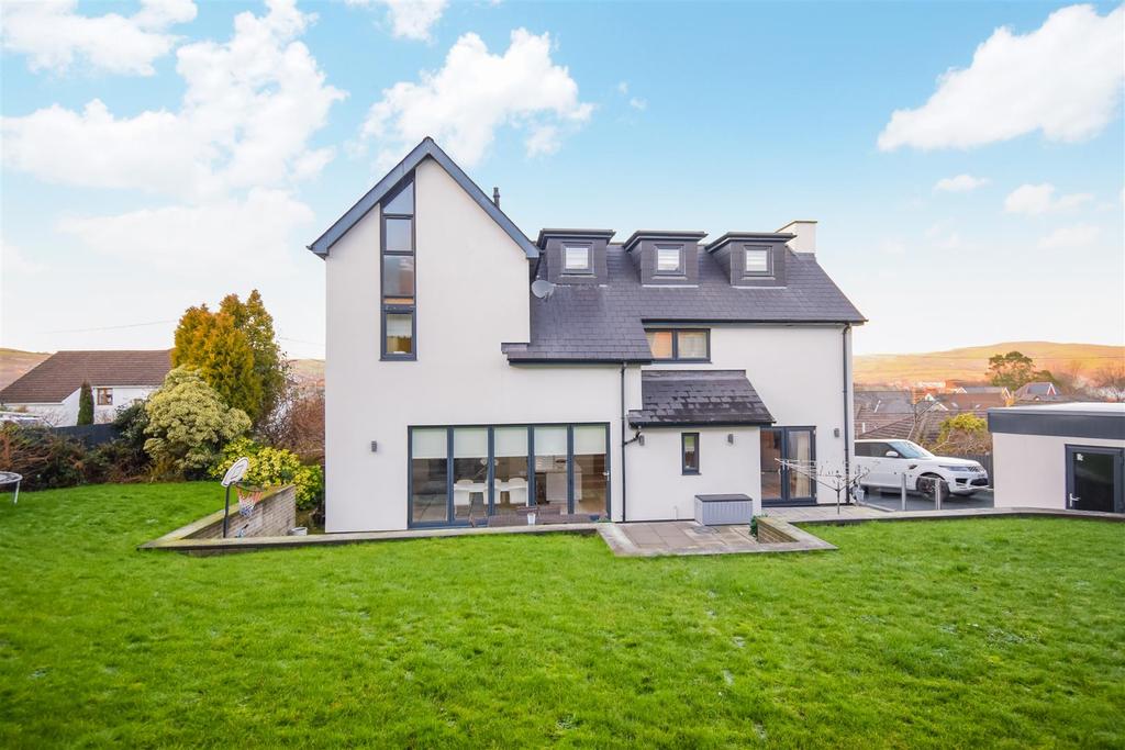 St. Martins Crescent, Caerphilly 5 bed detached house £795,000