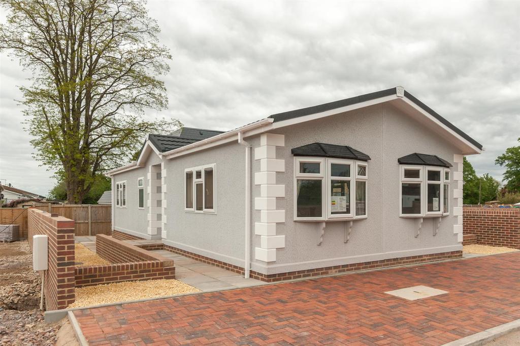 Greenfield Estate, Lyneham, Chippenham 2 bed park home for sale £225,000