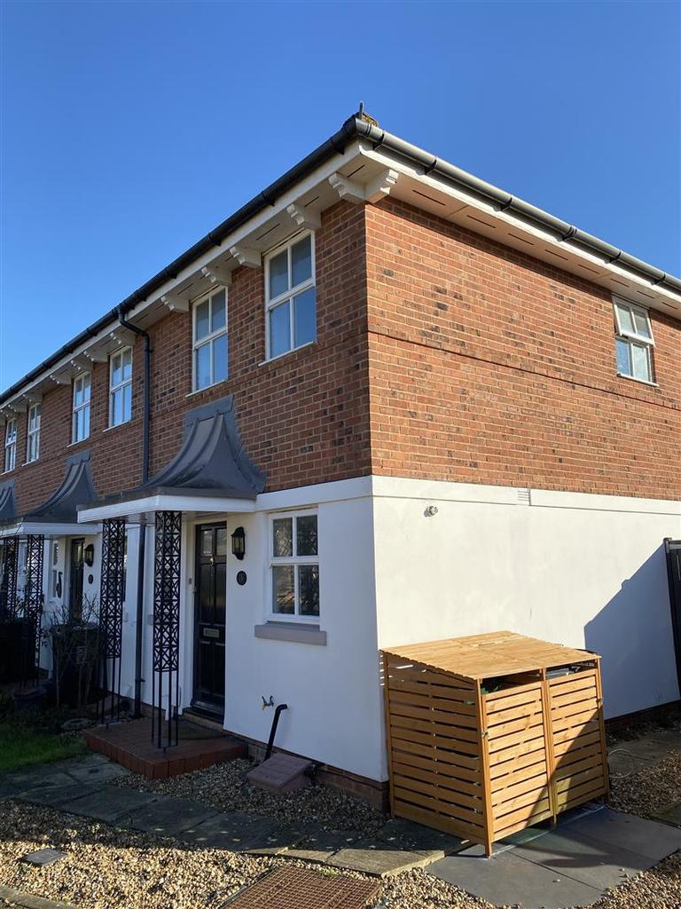 Hanover Mews, Brighton 2 bed terraced house £1,750 pcm (£404 pw)