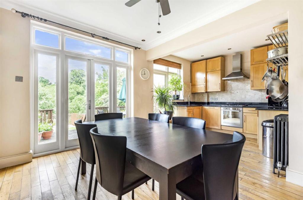 Brent Way, West Finchley 4 bed terraced house £925,000