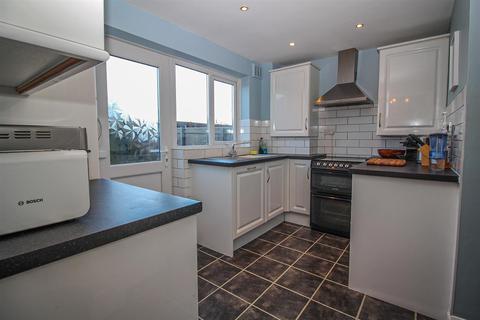3 bedroom semi-detached house for sale - Cranwell Court, Kingston Park, Newcastle Upon Tyne