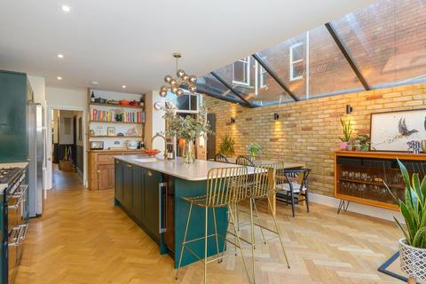 44 Brecknock Road, Bristol, BS4 2DD