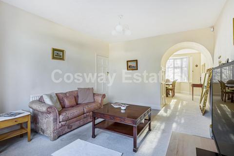 13 Westfield Road, London, NW7 3BJ