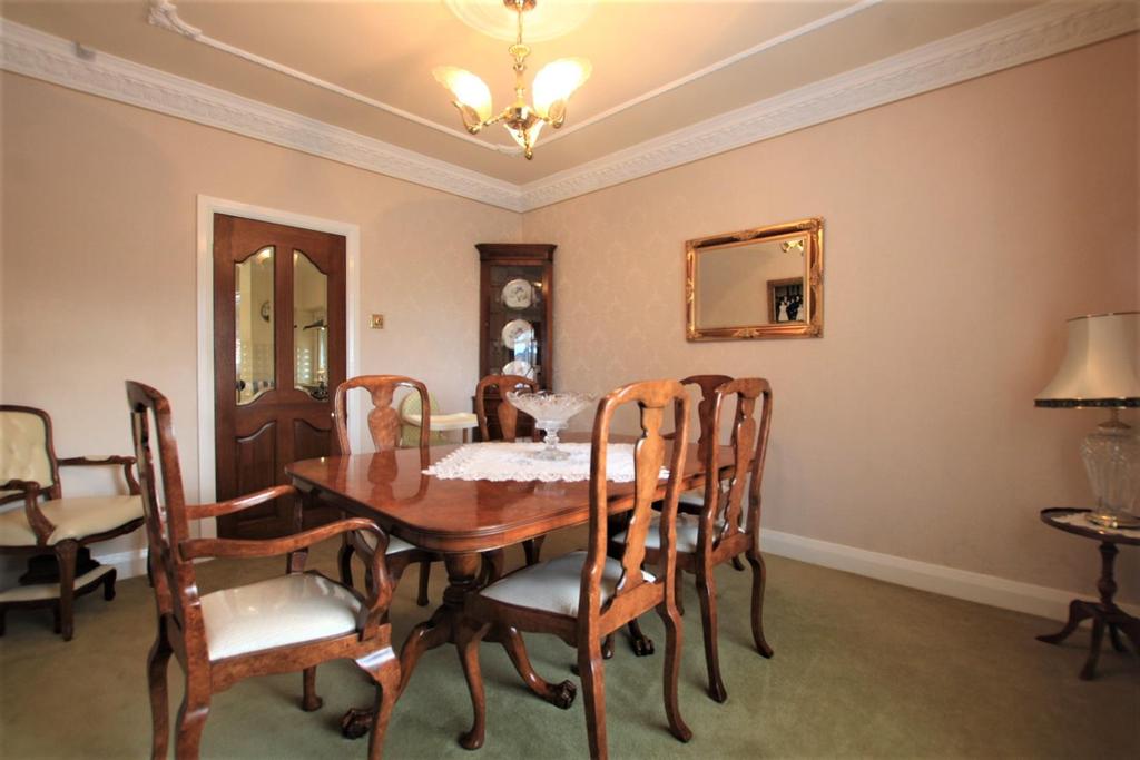 Formal Dining/Sitting Room