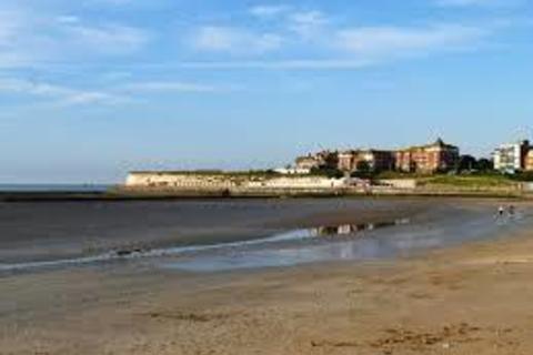 2 bedroom apartment to rent - Sea Road, Westgate-on-Sea