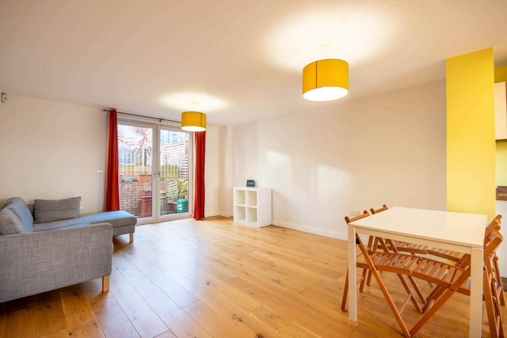 Bellevue Road Edinburgh EH7 4DE United Kingdom 2 bed flat £1,450 pcm