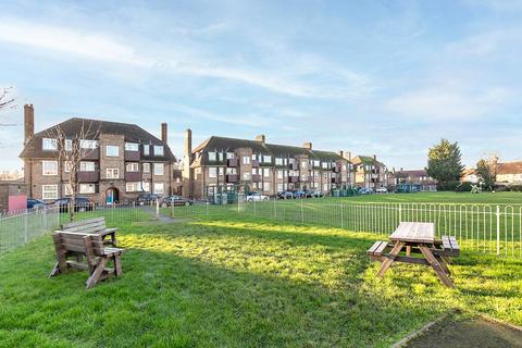 2 bedroom apartment for sale - Battersby Road, Catford, LONDON, SE6
