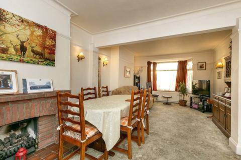 101 South Park Crescent, London, SE6 1JL