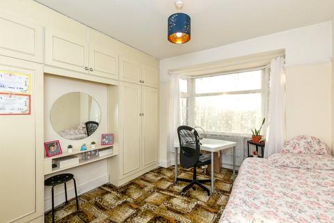 101 South Park Crescent, London, SE6 1JL