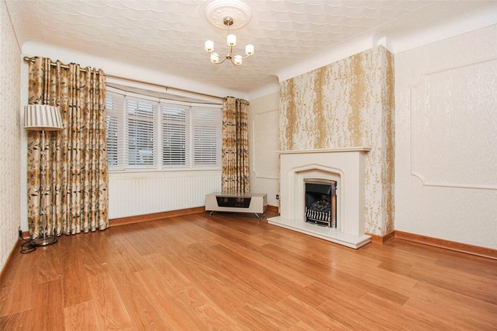 Oxford Drive, Halewood, Liverpool, L26 3 bed semidetached house £220,000